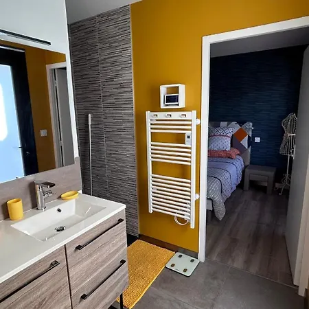 Maison De 102m² Sur Terrain Clos Terrasse Jacuzzi Le Tour-du-Parc