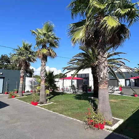 Holiday home Maison De 102m² Sur Terrain Clos Terrasse Jacuzzi Le Tour-du-Parc